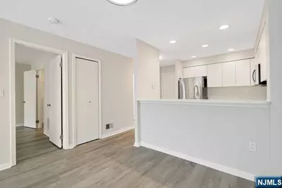 403B Nelson Court, Edgewater, NJ 07020 - Photo 9