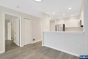 403B Nelson Ct, Edgewater, NJ 07020 - Photo 9