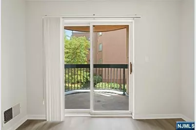 403B Nelson Court, Edgewater, NJ 07020 - Photo 11