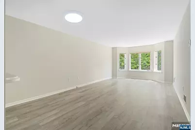 403B Nelson Court, Edgewater, NJ 07020 - Photo 5