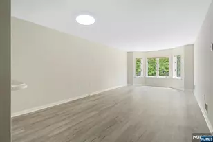 403B Nelson Ct, Edgewater, NJ 07020 - Photo 5