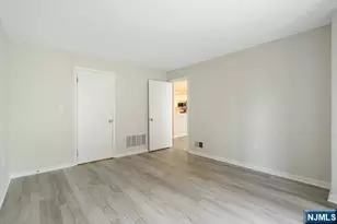 403B Nelson Ct, Edgewater, NJ 07020 - Photo 13