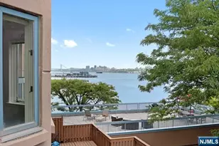 403B Nelson Ct, Edgewater, NJ 07020 - Photo 7