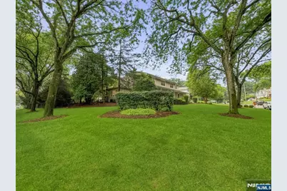 44 Barrett Lane, Wyckoff Township, NJ 07481 - Photo 3