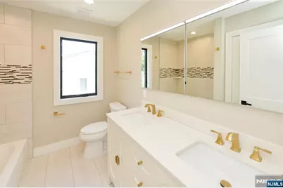 15 Wyckoff Terrace, Fair Lawn, NJ 07410 - Photo 19