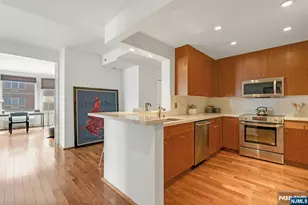 3219 City Pl, Edgewater, NJ 07020 - Photo 7