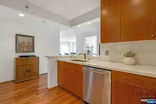 3219 City Pl, Edgewater, NJ 07020 - Photo 9