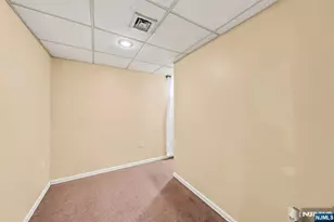 29 Miller St, Saddle Brook Township, NJ 07663 - Photo 15