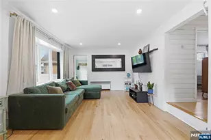 106 Hillcrest Ave, Woodland Park, NJ 07424 - Photo 3