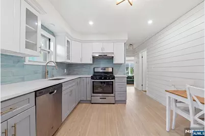 106 Hillcrest Avenue, Woodland Park, NJ 07424 - Photo 9