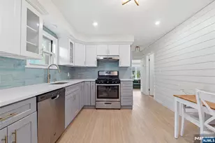106 Hillcrest Ave, Woodland Park, NJ 07424 - Photo 9