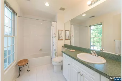75 Schindler Way, Fairfield, NJ 07004 - Photo 29
