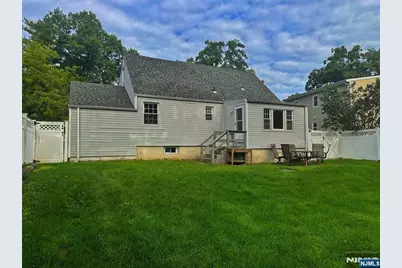 18 Hillcrest Drive, Wayne, NJ 07470 - Photo 7
