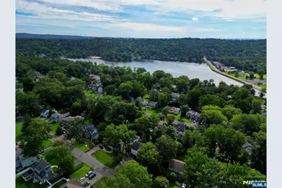 18 Hillcrest Drive, Wayne, NJ 07470 - Photo 5