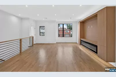 122 Edsall Avenue, Palisades Park, NJ 07650 - Photo 5