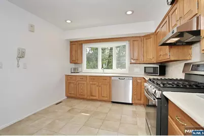 253 Jeffer Street, Ridgewood, NJ 07450 - Photo 5