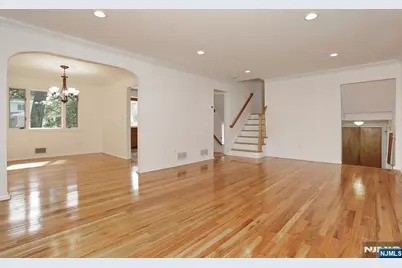 253 Jeffer Street, Ridgewood, NJ 07450 - Photo 3