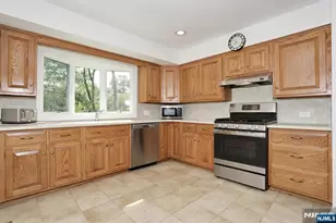 253 Jeffer St, Ridgewood, NJ 07450 - Photo 5