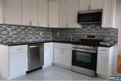 1032 Glen, Fort Lee, NJ 07047 - Photo 3