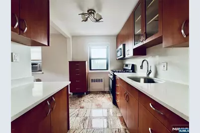 2333 Hudson Terrace D4 #D4, Fort Lee, NJ 07024 - Photo 5