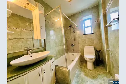 2333 Hudson Terrace D4 #D4, Fort Lee, NJ 07024 - Photo 9