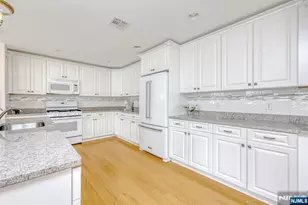 1202 Whitney Ln, Allendale, NJ 07401 - Photo 7