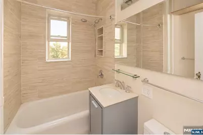 63 Sherman Place D5 #D5, Jersey City, NJ 07307 - Photo 3