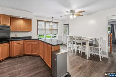 29 Henry Street, Elmwood Park, NJ 07407 - Photo 3