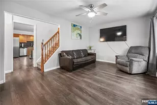 29 Henry St, Elmwood Park, NJ 07407 - Photo 5