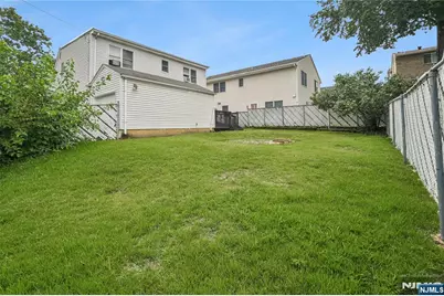 29 Henry Street, Elmwood Park, NJ 07407 - Photo 17