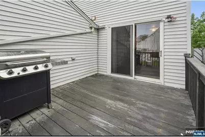 29 Henry Street, Elmwood Park, NJ 07407 - Photo 15