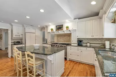 65 W Walnut Street, Mahwah, NJ 07430 - Photo 15