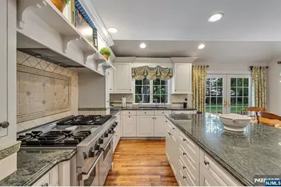65 W Walnut Street, Mahwah, NJ 07430 - Photo 13