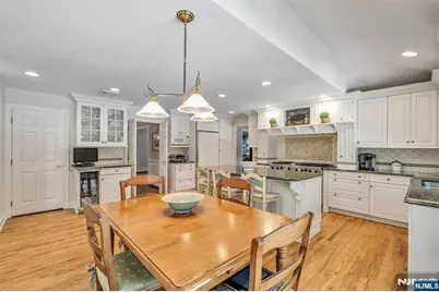 65 W Walnut Street, Mahwah, NJ 07430 - Photo 11