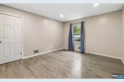 584 Thomas Boulevard 5 #5, East Orange, NJ 07017 - Photo 21