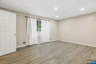 584 Thomas Blvd 5, East Orange, NJ 07017 - Photo 15