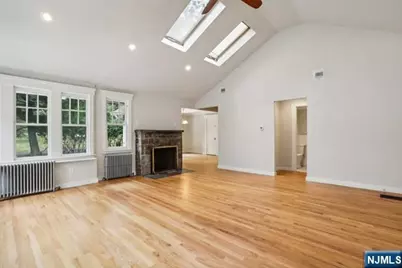 261 W Saddle River Road, Upper Saddle River, NJ 07458 - Photo 17