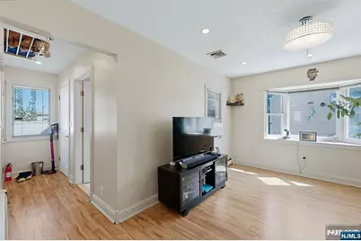 115 Tuella Avenue, Elmwood Park, NJ 07407 - Photo 13