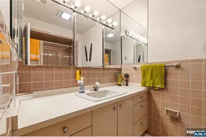1292 Washington Avenue, Washington Township, NJ 07676 - Photo 27