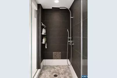 217 Slocum Way, Fort Lee, NJ 07024 - Photo 11