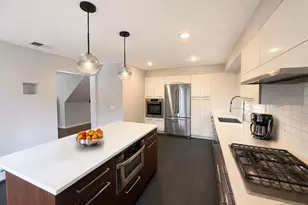 217 Slocum Way, Fort Lee, NJ 07024 - Photo 3