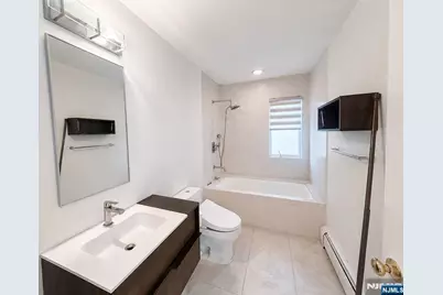 217 Slocum Way, Fort Lee, NJ 07024 - Photo 15