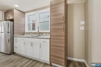 11 Tichenor, Irvington, NJ 07111 - Photo 5