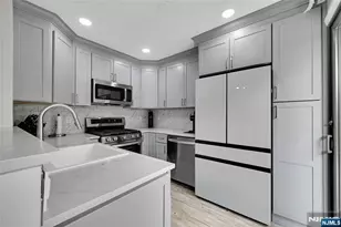 5 Yorkview Dr, Edgewater, NJ 07020 - Photo 5
