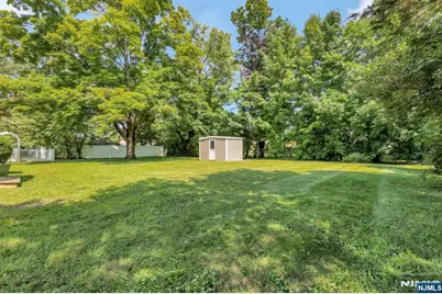 8 Libby Avenue, Pequannock Township, NJ 07444 - Photo 23
