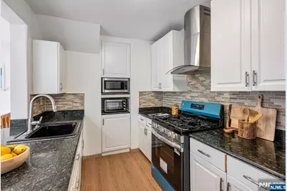 126 Sylvan Avenue, Leonia, NJ 07605 - Photo 9