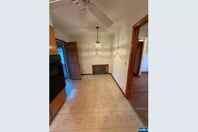5 Lexington Avenue, Wallington, NJ 07057 - Photo 9