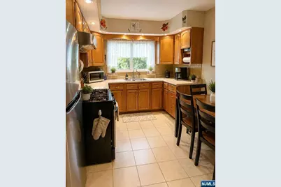 188 Terhune E #E, Lodi, NJ 07644 - Photo 3