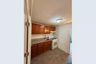 1515 Manhattan Avenue, Union City, NJ 07087 - Photo 5