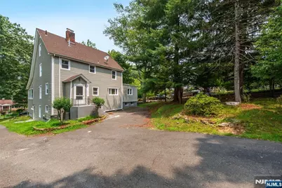 242 Rock Avenue 1 #1, Park Ridge, NJ 07656 - Photo 17